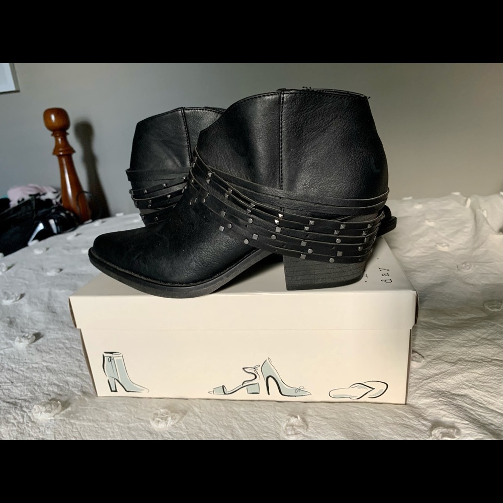 Forever 21 Ankle Boots Size 8 Western